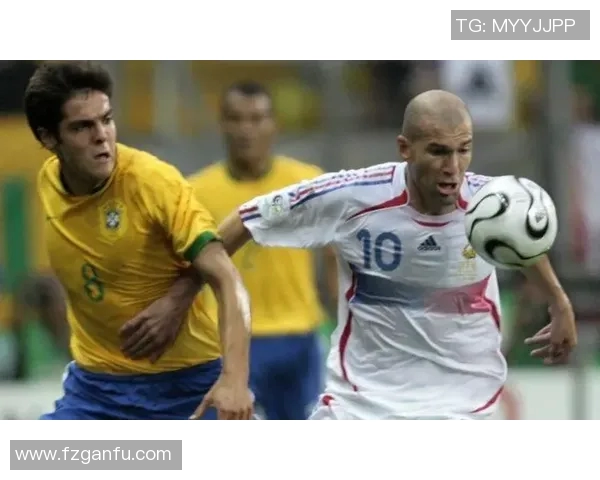 卡卡引领时代潮流：从足坛巨星到全球文化偶像的传奇之路