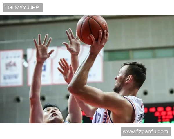 南京篮球队的默契配合揭秘:从战术到团队精神的深度剖析